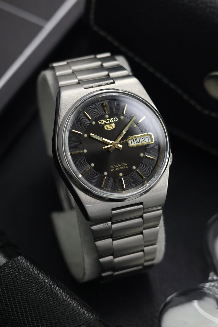 (Super Rare) 1998 Seiko 5 Black Motif Dial - Automatic Vintage Watch (Pre Owned) - SE846