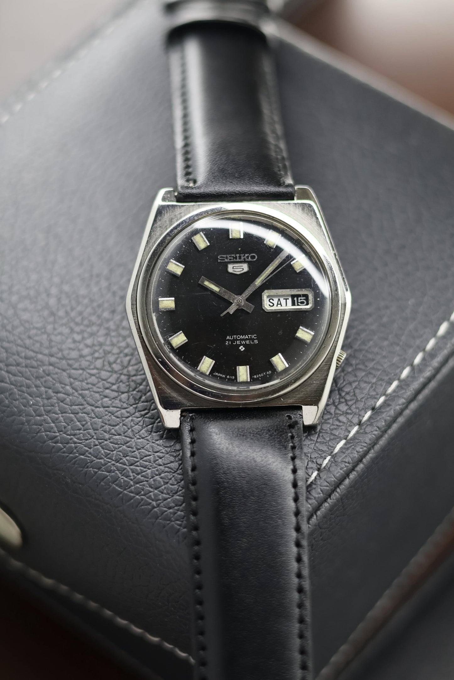 (Super Rare) 1971 Seiko 5 Black Dial - Automatic Vintage Watch (Pre Owned) - A393
