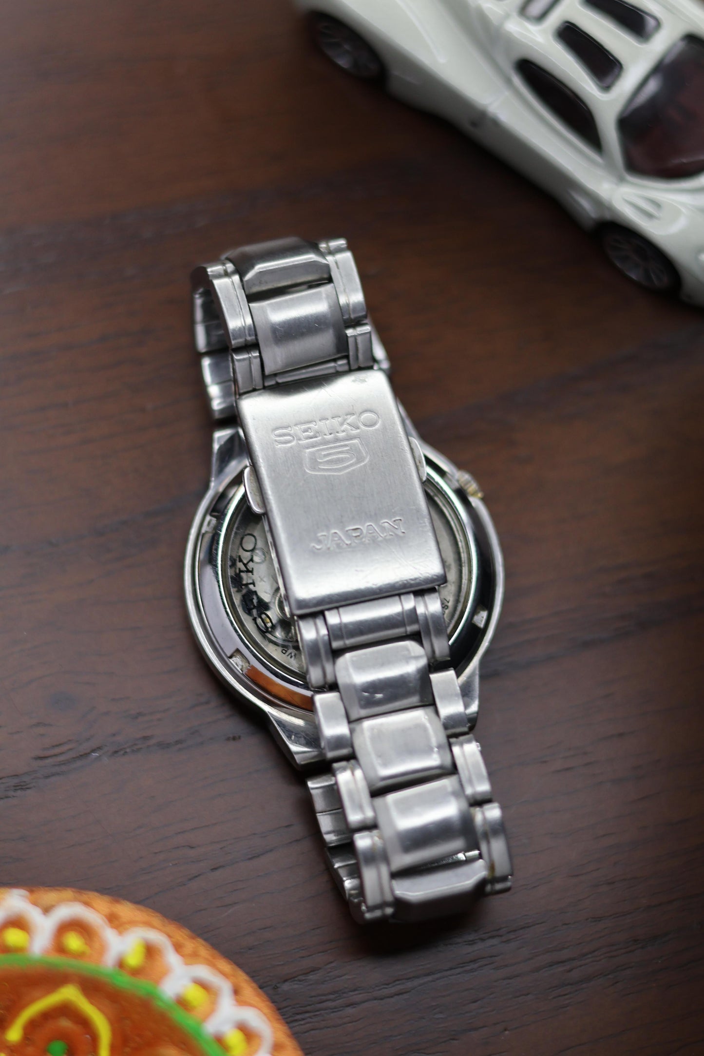 Seiko 5 White and Cream Dial with Glass Back (Pre Owned)
