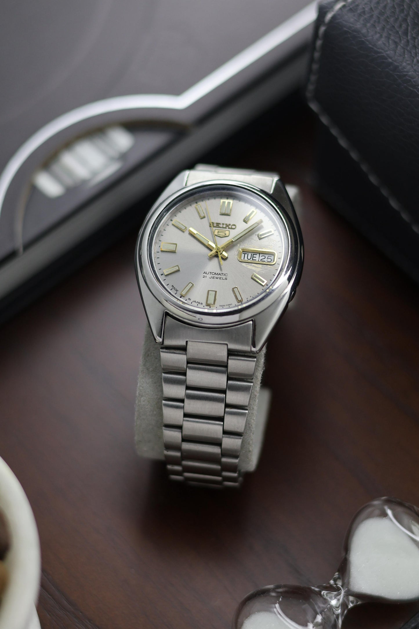 (Super Rare) Seiko 5 SNXS75 Grey Sunburst Dial with Glass Back - Automatic Vintage Watch (Pre Owned) - A158