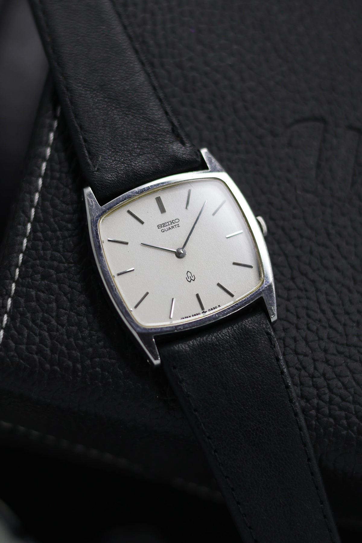(JDM - Extremely Rare) 1979 Seiko CHARIOT Tank White Dial - Quartz Vintage Watch (Pre Owned) - SE652