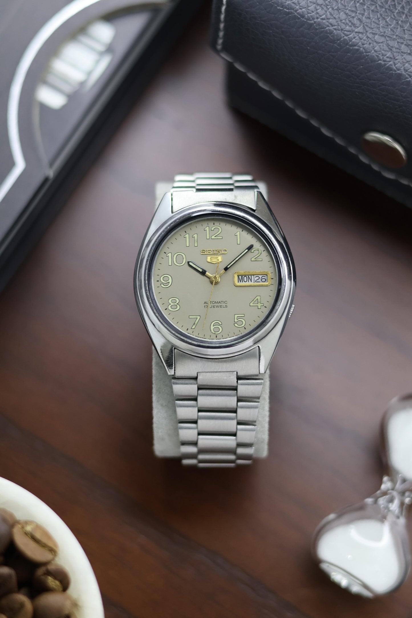 (Super Rare) 1984 Seiko 5 Grey Field Dial - Automatic Vintage Watch (Pre Owned) - SE463