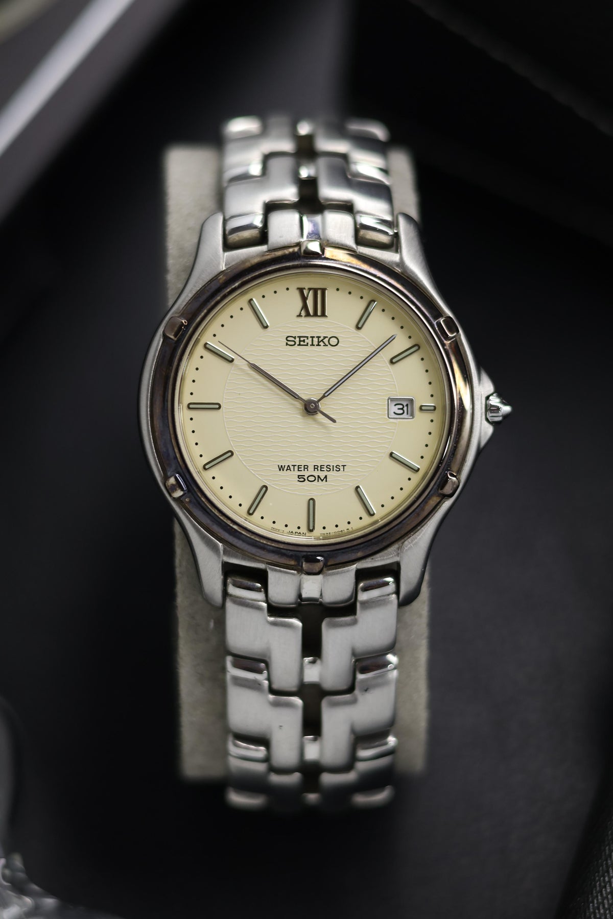 (JDM - Extremely Rare) Seiko Quartz Champagne Wave Dial - Quartz Vintage Watch (Pre Owned) - SE527