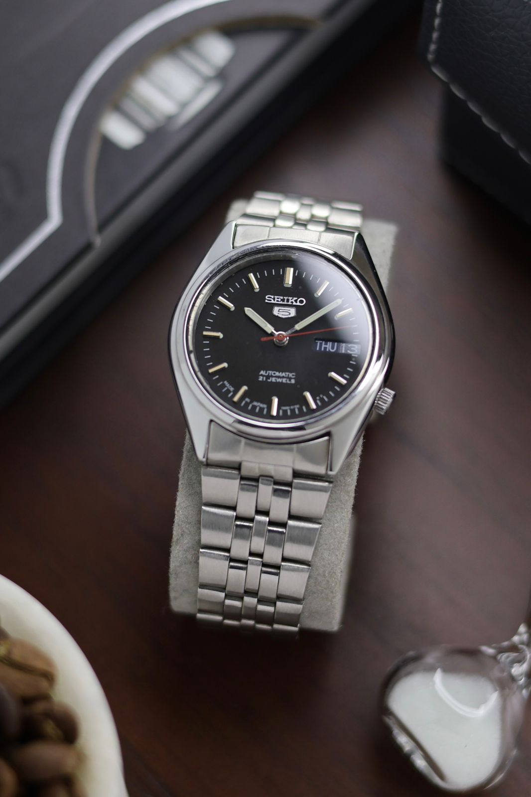 1999 Seiko 5 Black Dial - Automatic Vintage Watch (Pre Owned) - SE443