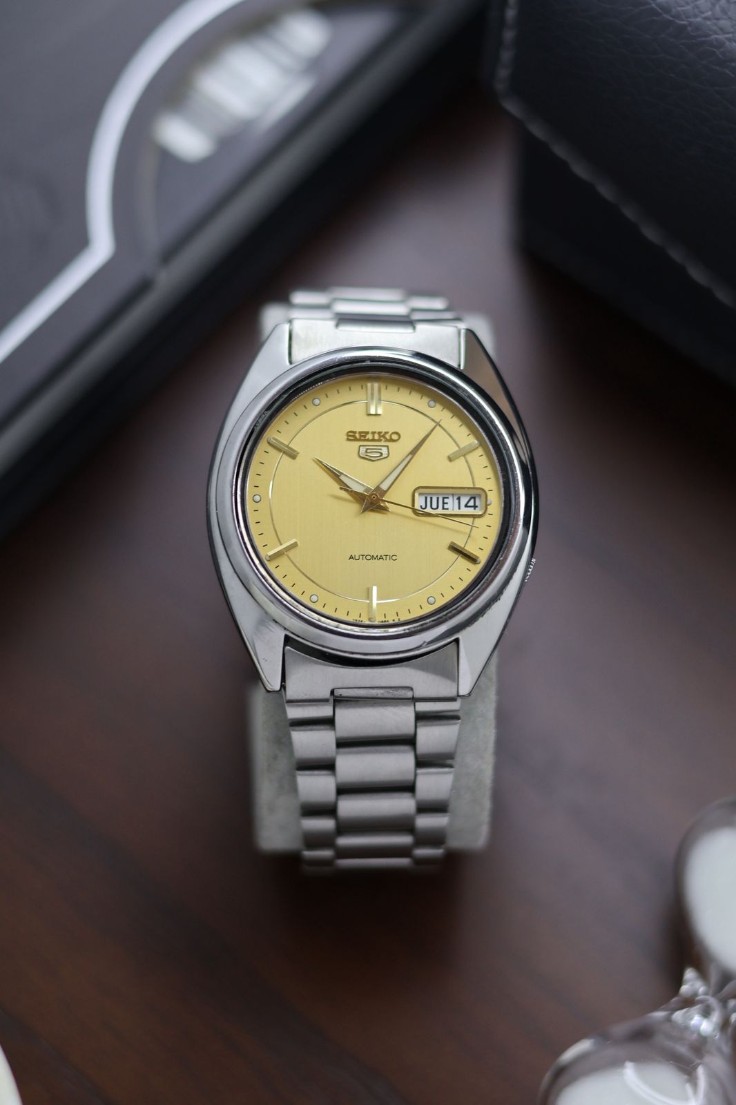 Seiko 5 Yellow Motif Dial with Glass Back - Automatic Vintage Watch (Pre Owned) - SE171