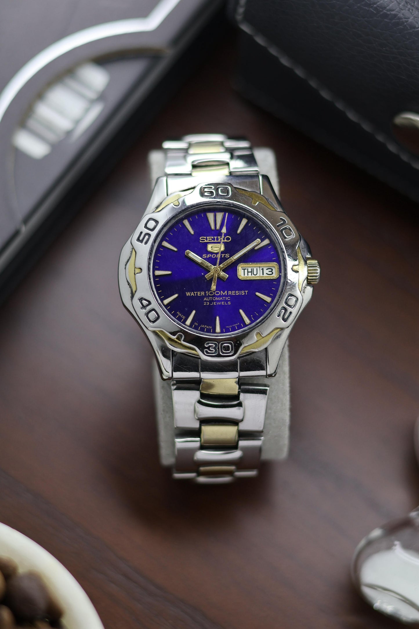 (Super Rare) Seiko 5 Sports Diver 100M Blue Sunray Dial with Glass Back - Automatic Vintage Watch (Pre Owned) - A376