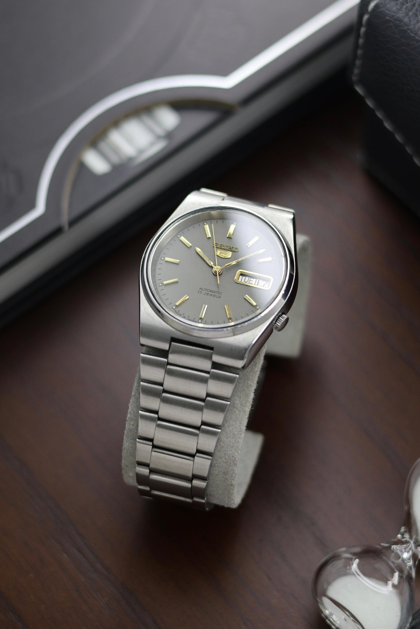1983 Seiko 5 Grey Dial - Automatic Vintage Watch (Pre Owned) - A390