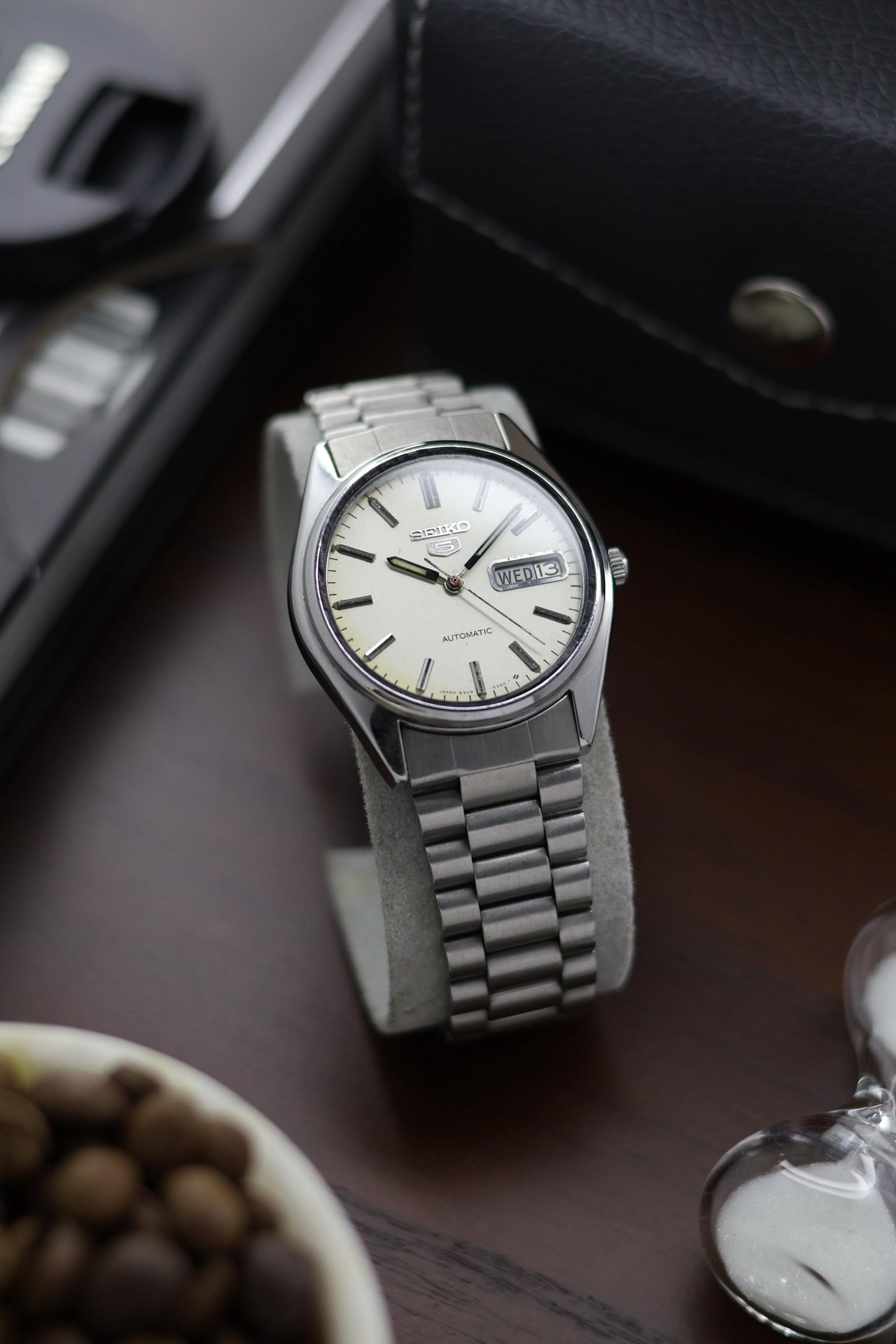 1986 Seiko 5 White Dial- Automatic Vintage Watch (Pre Owned) - A234
