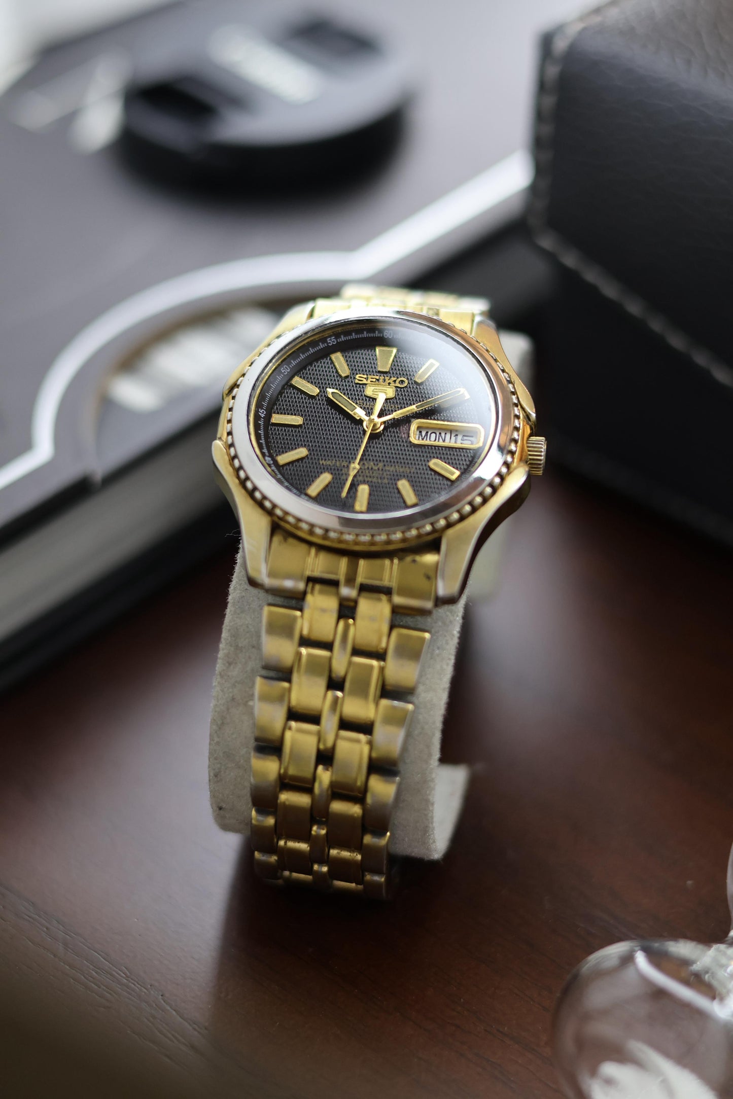 (Super Rare) Seiko 5 Superior Black Guilloche Dial - Automatic Vintage Watch (Pre Owned) - A174