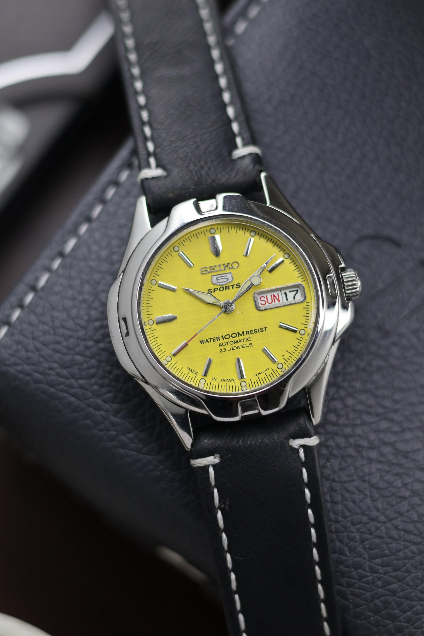 (Super Rare) Seiko 5 Sports Diver 100M Yellow Motif Dial with Glass Back - Automatic Vintage Watch (Pre Owned) - A388