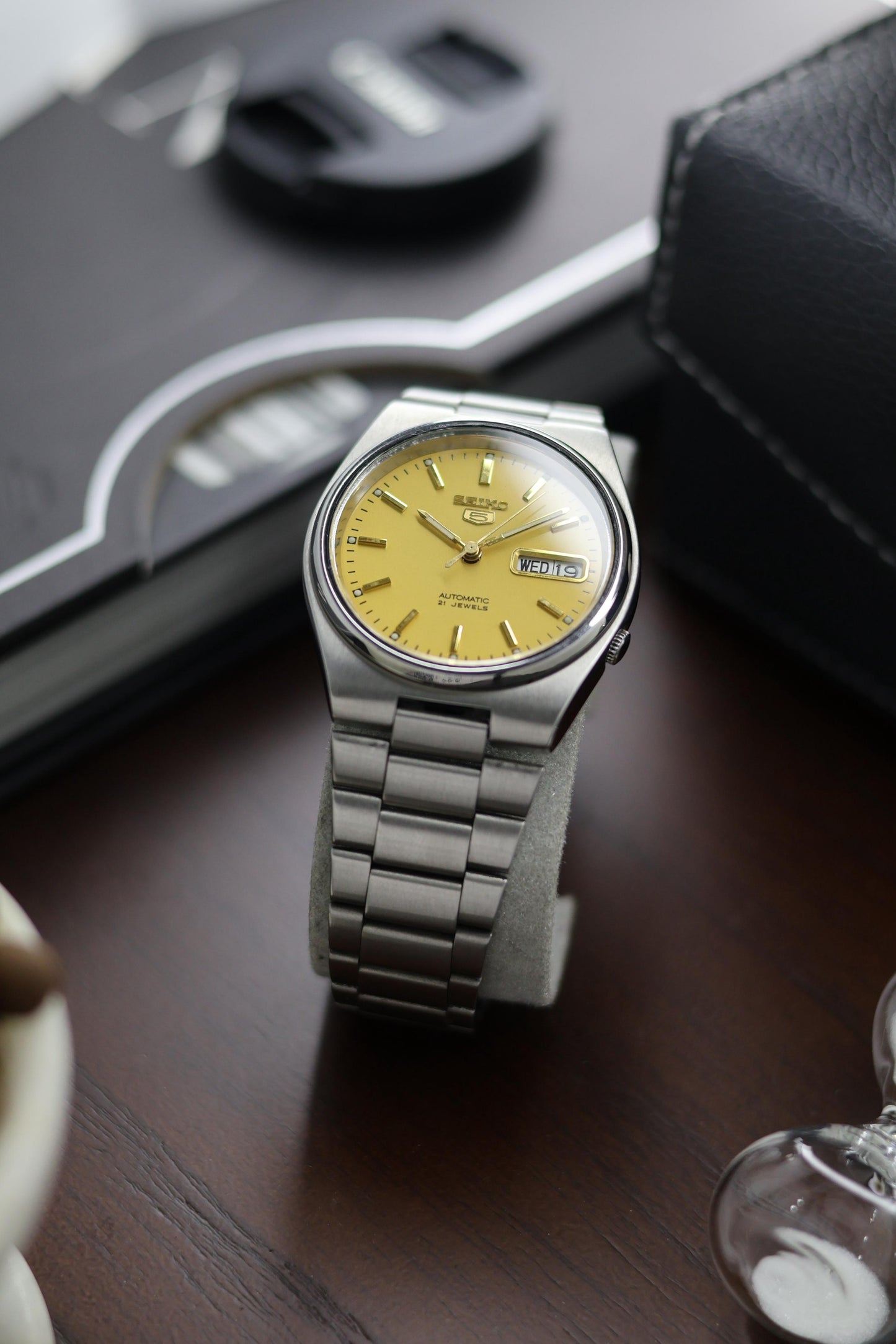Seiko 5 Yellow Dial with Glass Back - Automatic Vintage Watch (Pre Owned) - A223