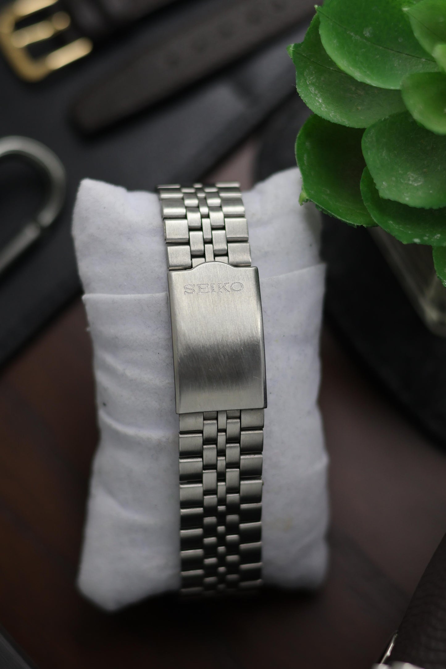 (Super Rare) 1976 Seiko 5 Black Dial - Automatic Vintage Watch (Pre Owned)