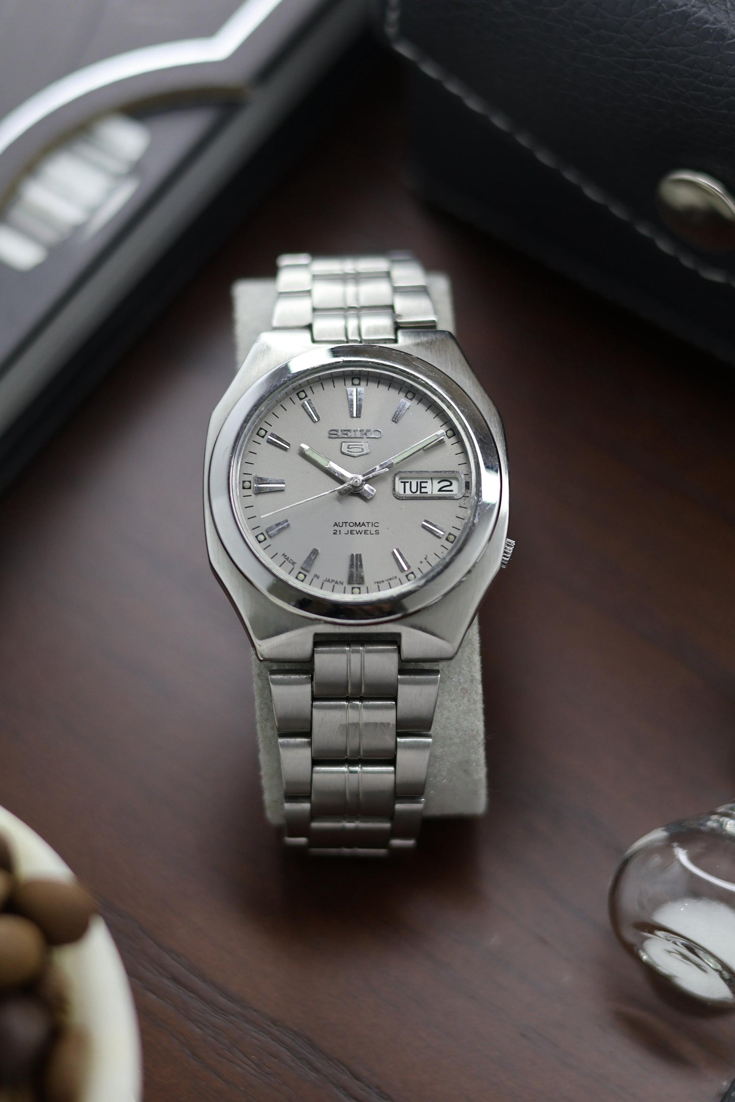 (Super Rare) Seiko 5 Grey Dial with Glass Back - Automatic Vintage Watch (Pre Owned) - A264