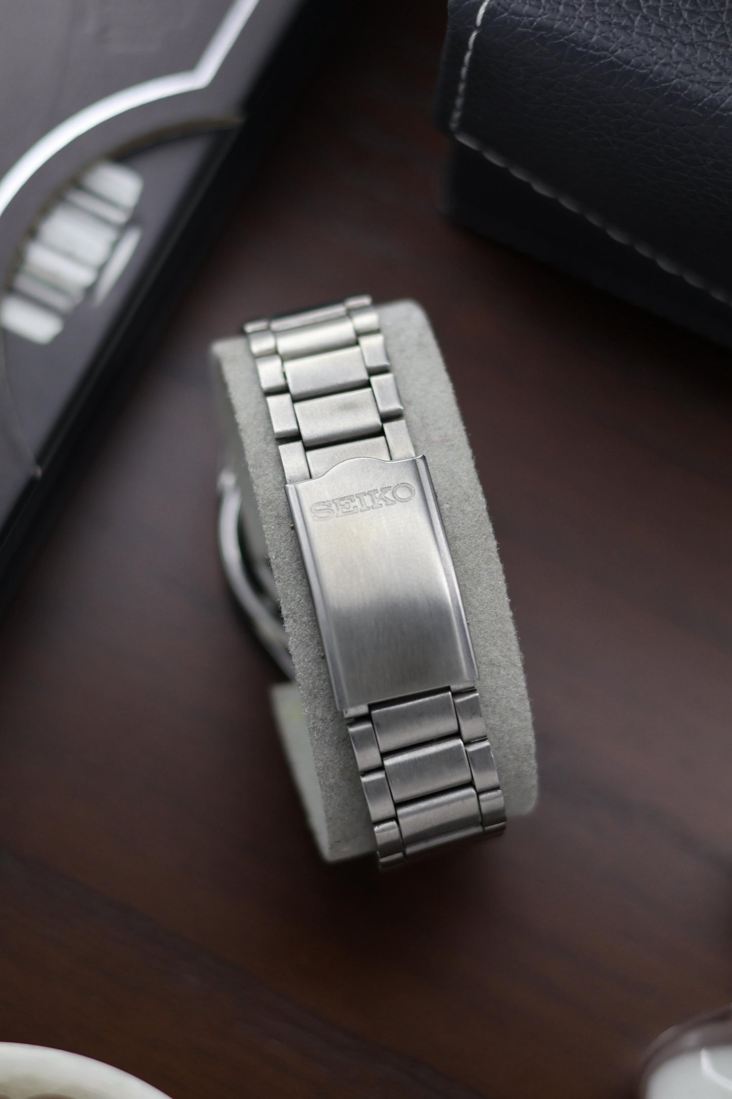 Seiko 5 Grey Dial with Glass Back - Automatic Vintage Watch (Pre Owned) - A368