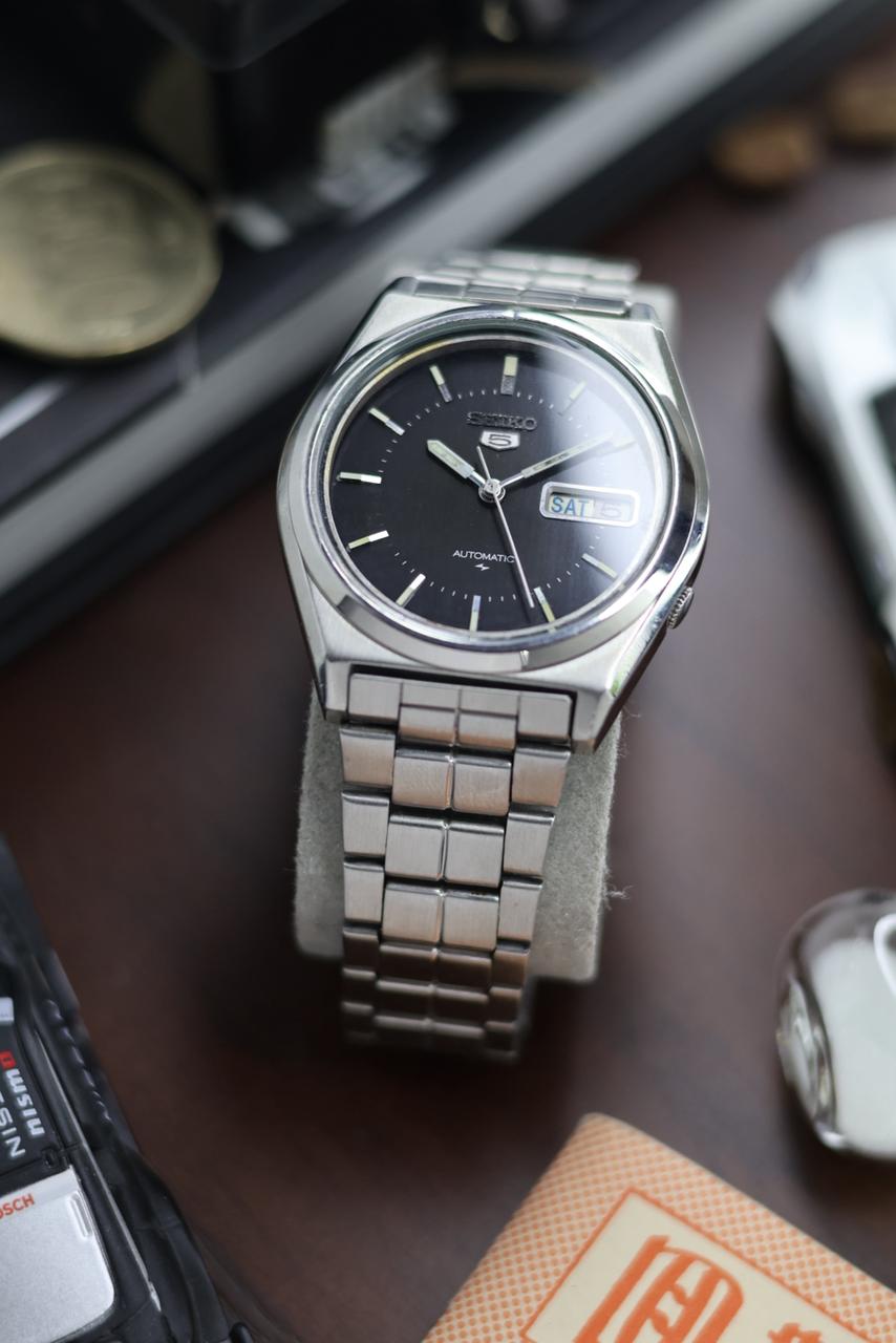 1985 Seiko 5 Black Dial- Automatic Vintage Watch (Pre Owned) - SE516