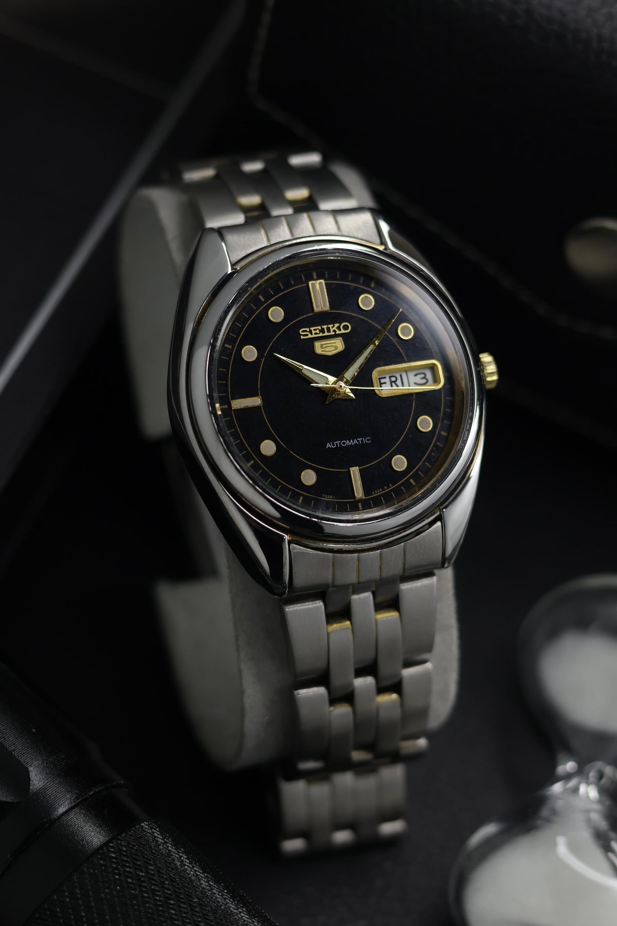 (Super Rare) Seiko 5 Black Motif Dial - Automatic Vintage Watch (Pre Owned) - SE867