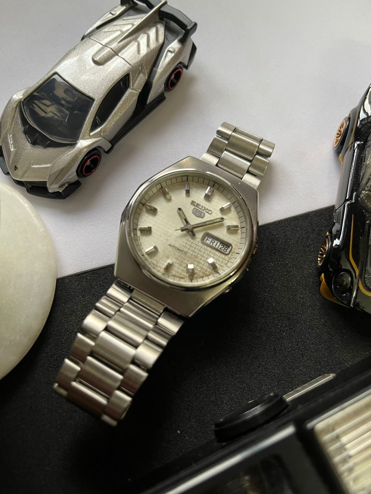1982 Seiko 5 White Textured Dial (Pre Owned) - #W22
