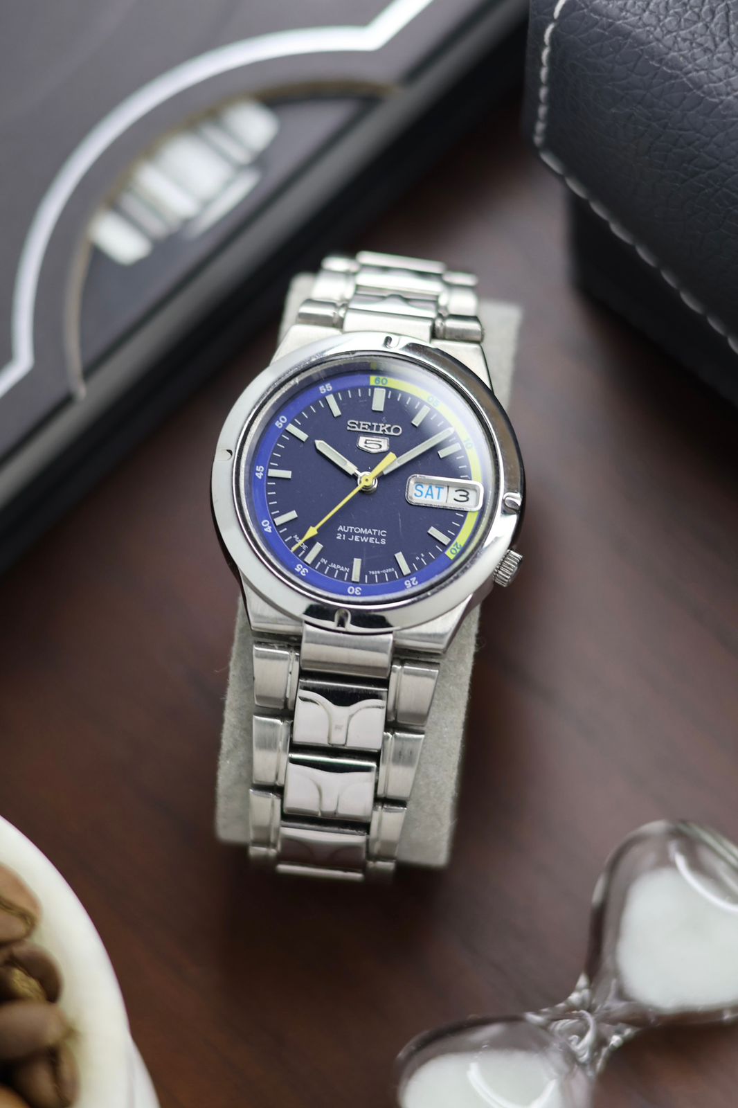 Seiko 5 Blue Racing Dial with Glass Back - Automatic Vintage Watch (Pre Owned) - SE445