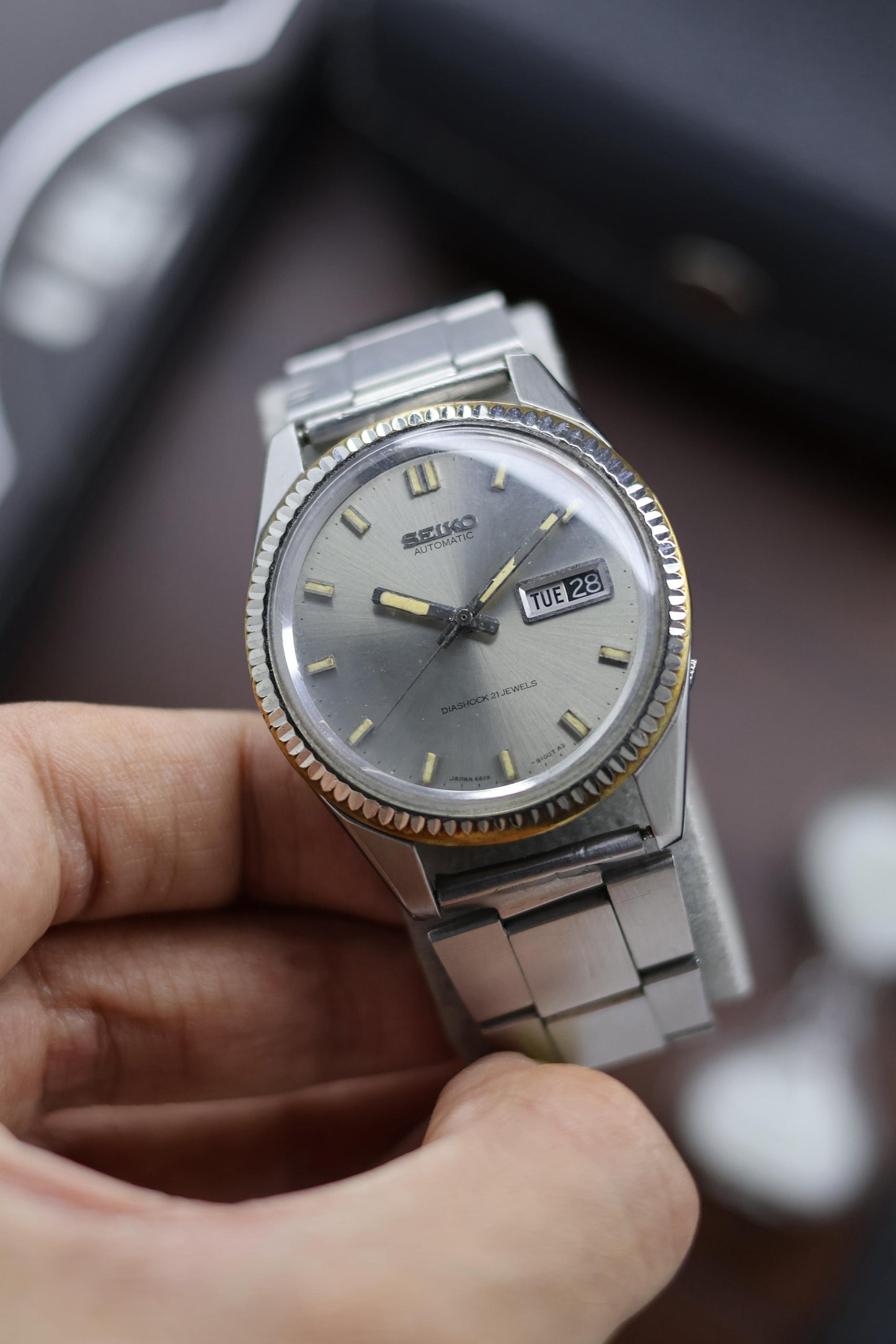 (Extremely Rare) 1967 Seiko 5 Sportsmatic Diashock Grey Sunray Dial with Fluted Bezel - Automatic Vintage Watch (Pre Owned) - A250