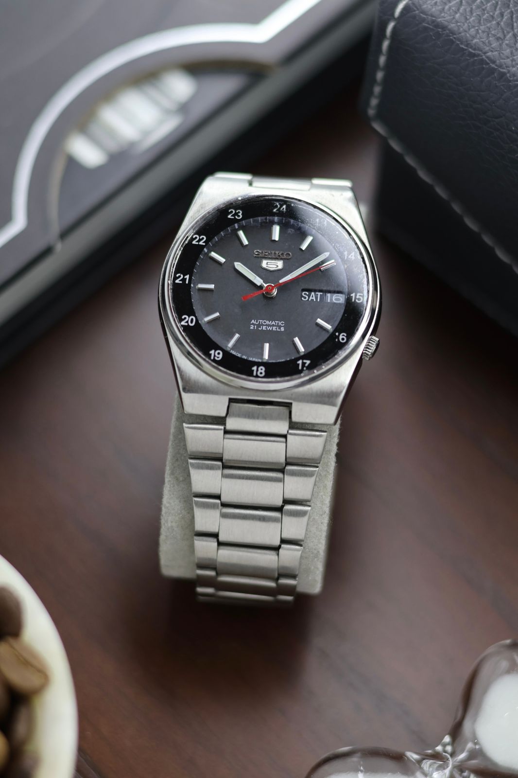 Seiko 5 Railway Time Black Dial with Glass Back - Automatic Vintage Watch (Pre Owned) - SE423
