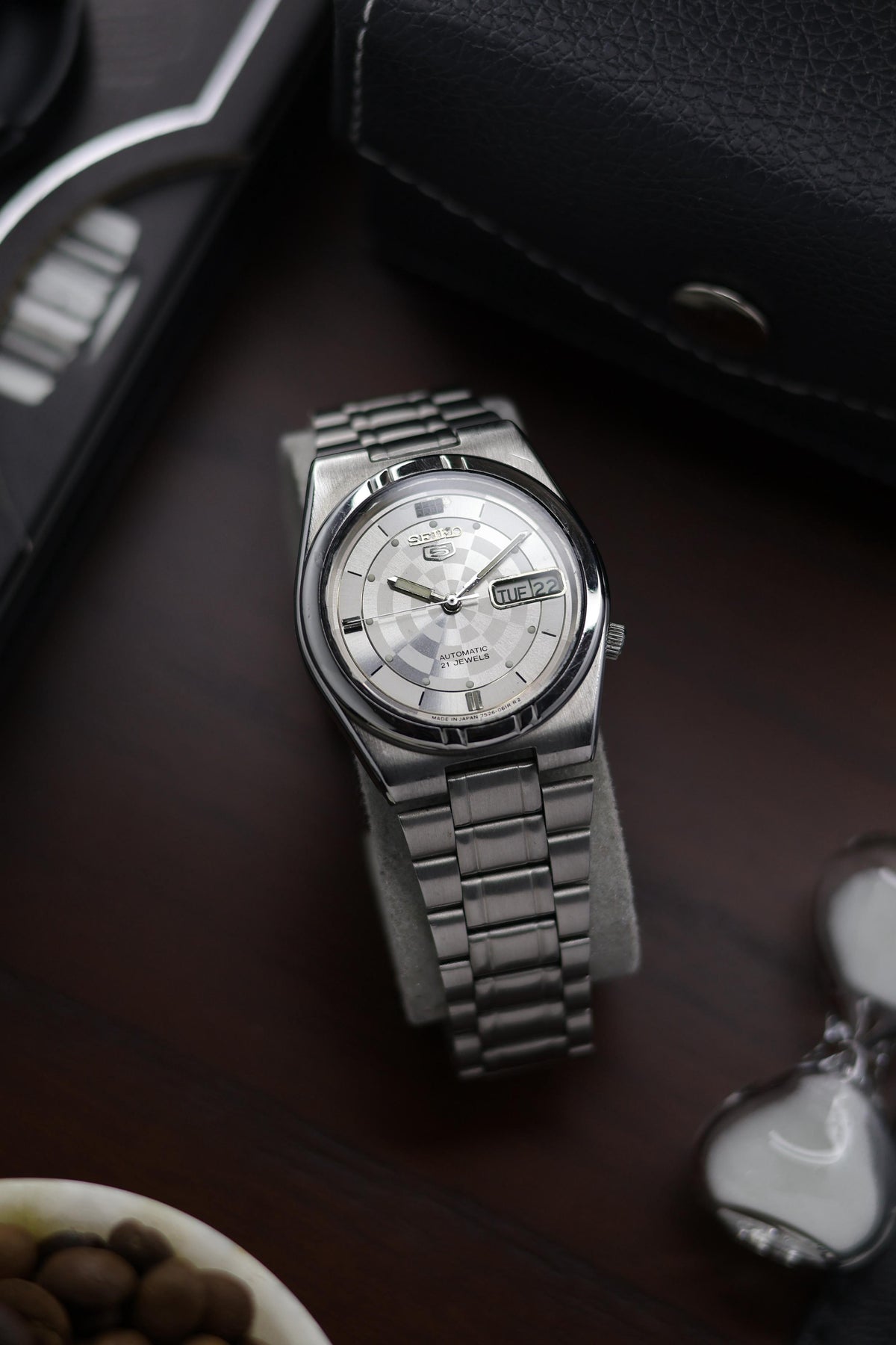 Seiko 5 Silver Dartboard Dial with Glass Back - Automatic Vintage Watch (Pre Owned) - A264