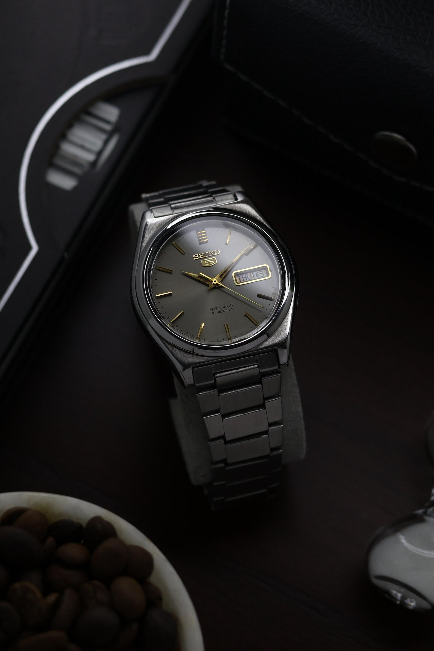 1981 Seiko 5 Silver Sunray Dial - Automatic Vintage Watch (Pre Owned) - A252