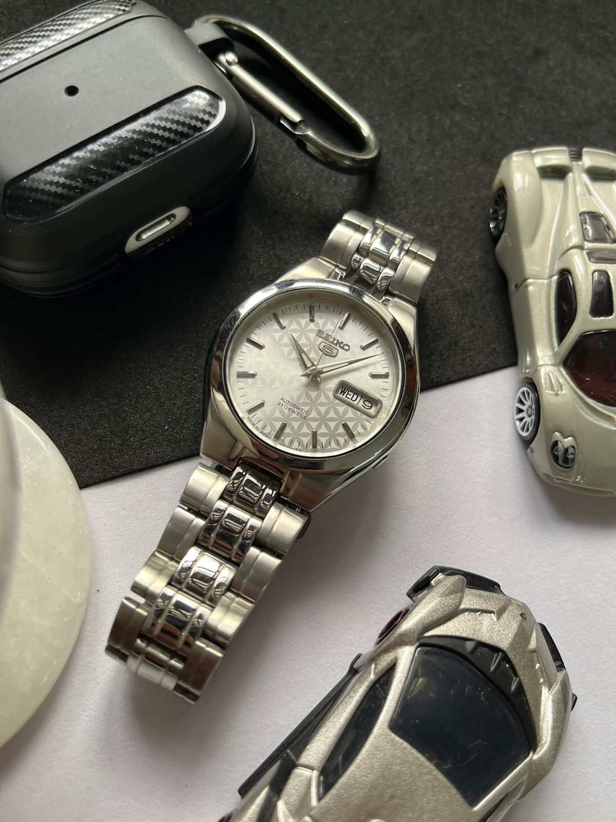 Seiko 5 Silver Textured Dial with Glass Back (Pre Owned)