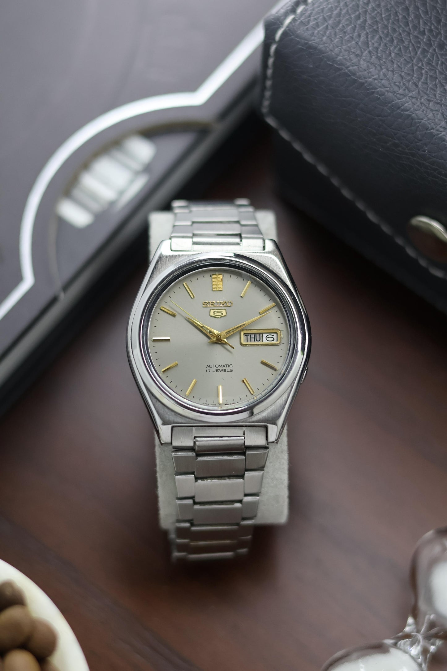 1981 Seiko 5 Silver Sunray Dial - Automatic Vintage Watch (Pre Owned) - A252