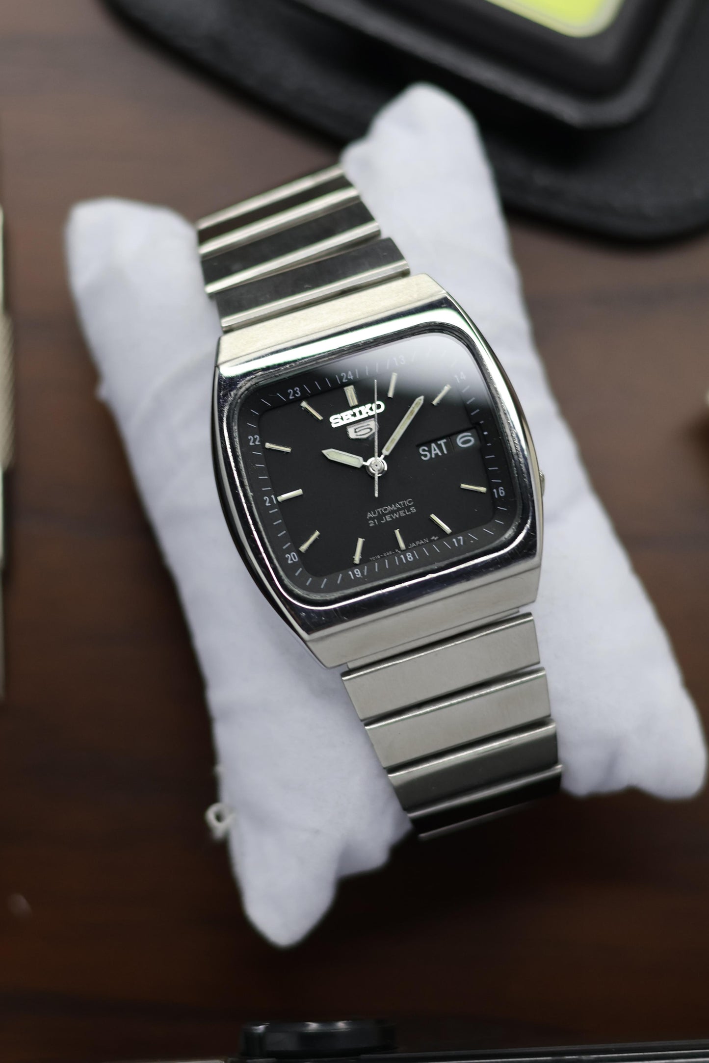(Super Rare) 1975 Seiko 5 Navy Blue TV Dial (Pre Owned)
