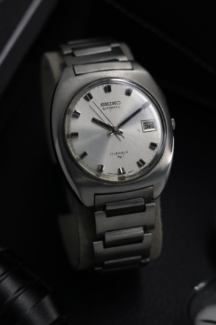 (Extremely Rare) 1974 Seiko Automatic Silver Sunray Dial - Automatic Vintage Watch (Pre Owned) - SE715