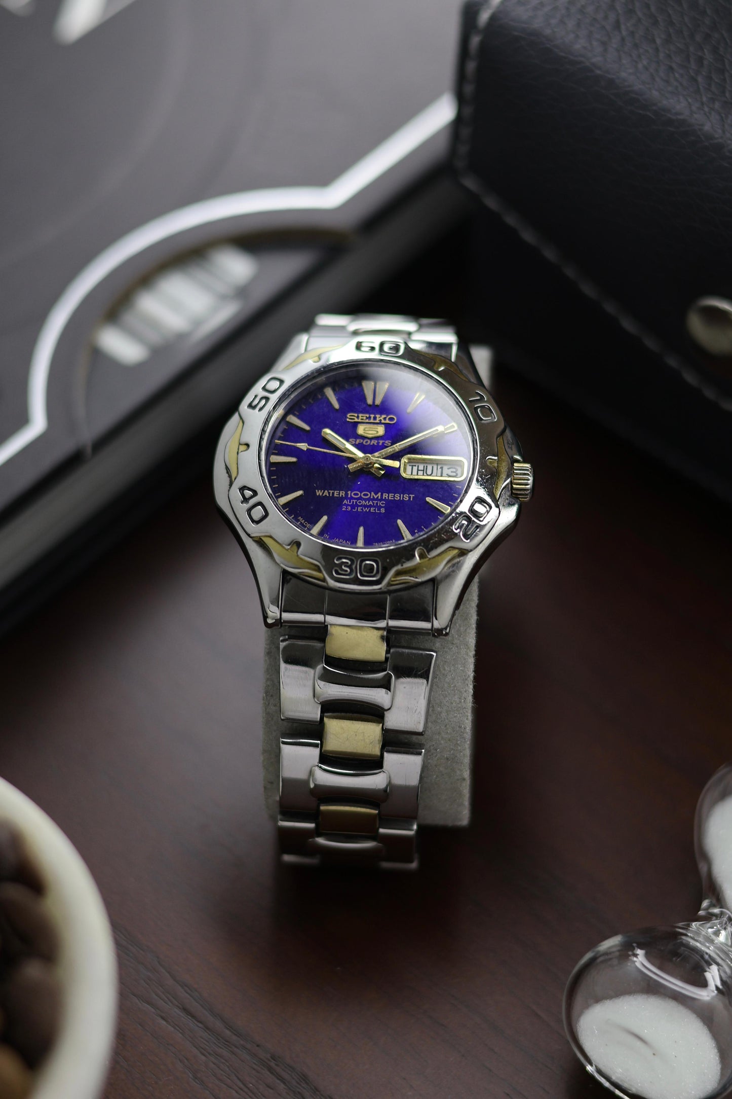 (Super Rare) Seiko 5 Sports Diver 100M Blue Sunray Dial with Glass Back - Automatic Vintage Watch (Pre Owned) - A376