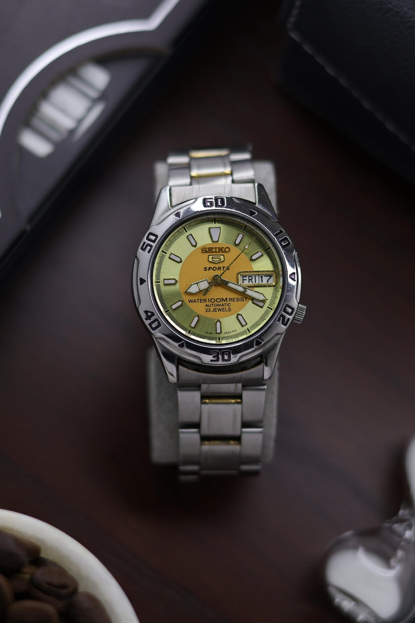 (Super Rare) Seiko 5 Sports Diver 100M Yellow Motif Dial with Glass Back and Rotating Bezel - Automatic Vintage Watch (Pre Owned) - A311