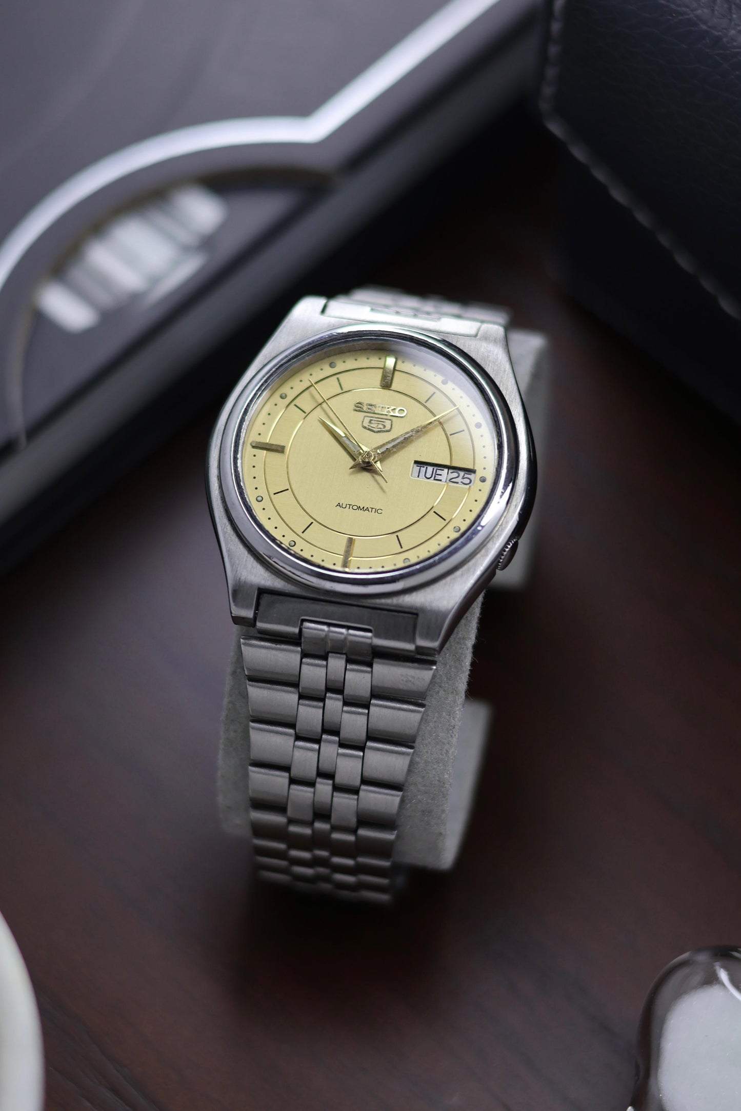 (Super Rare) 1989 Seiko 5 Champagne Motif Dial - Automatic Vintage Watch (Pre Owned) - A323
