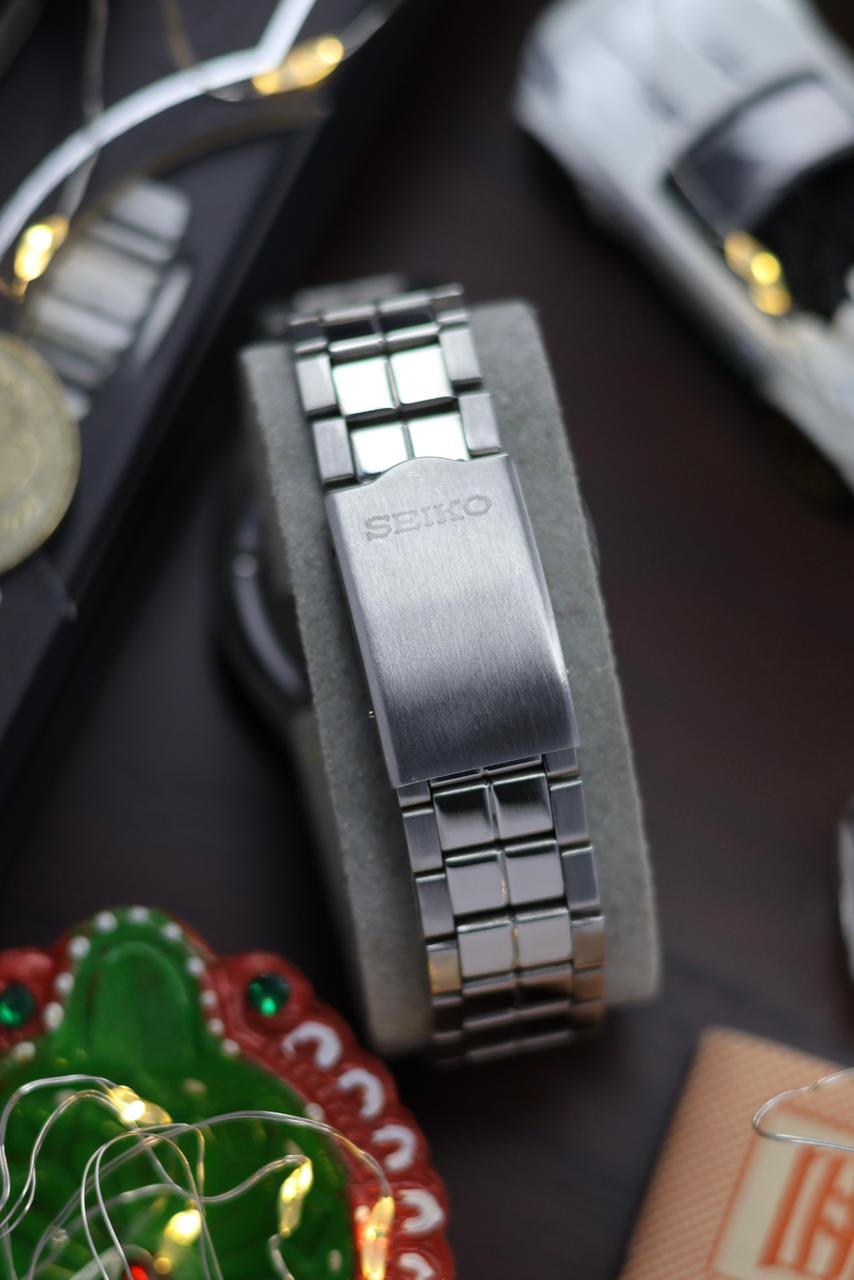 1983 Seiko 5 Silver Sector Dial - Automatic Vintage Watch (Pre Owned) - SE551