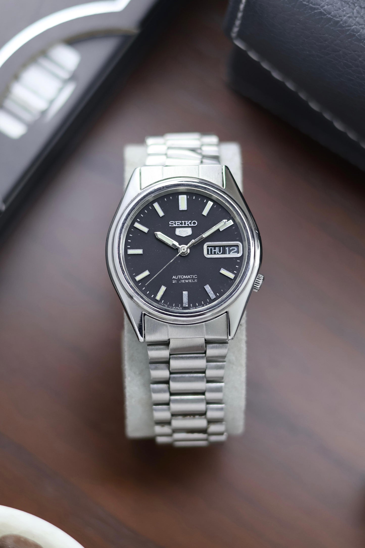 Seiko 5 Black Dial with Glass Back - Automatic Vintage Watch (Pre Owned) - A410