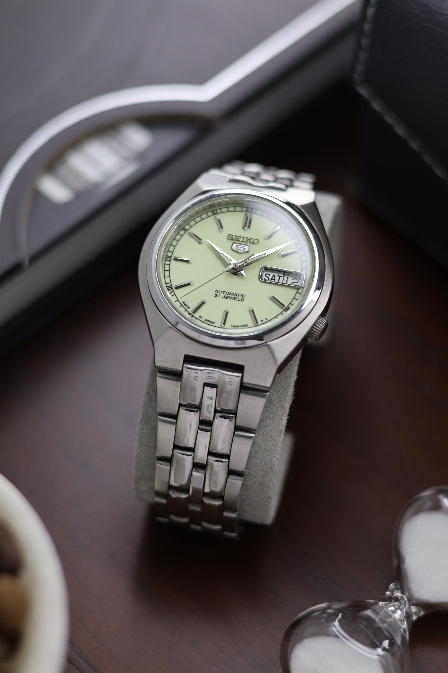 (Super Rare) Seiko 5 Lume Dial with Glass Back - Automatic Vintage Watch (Pre Owned) - A170