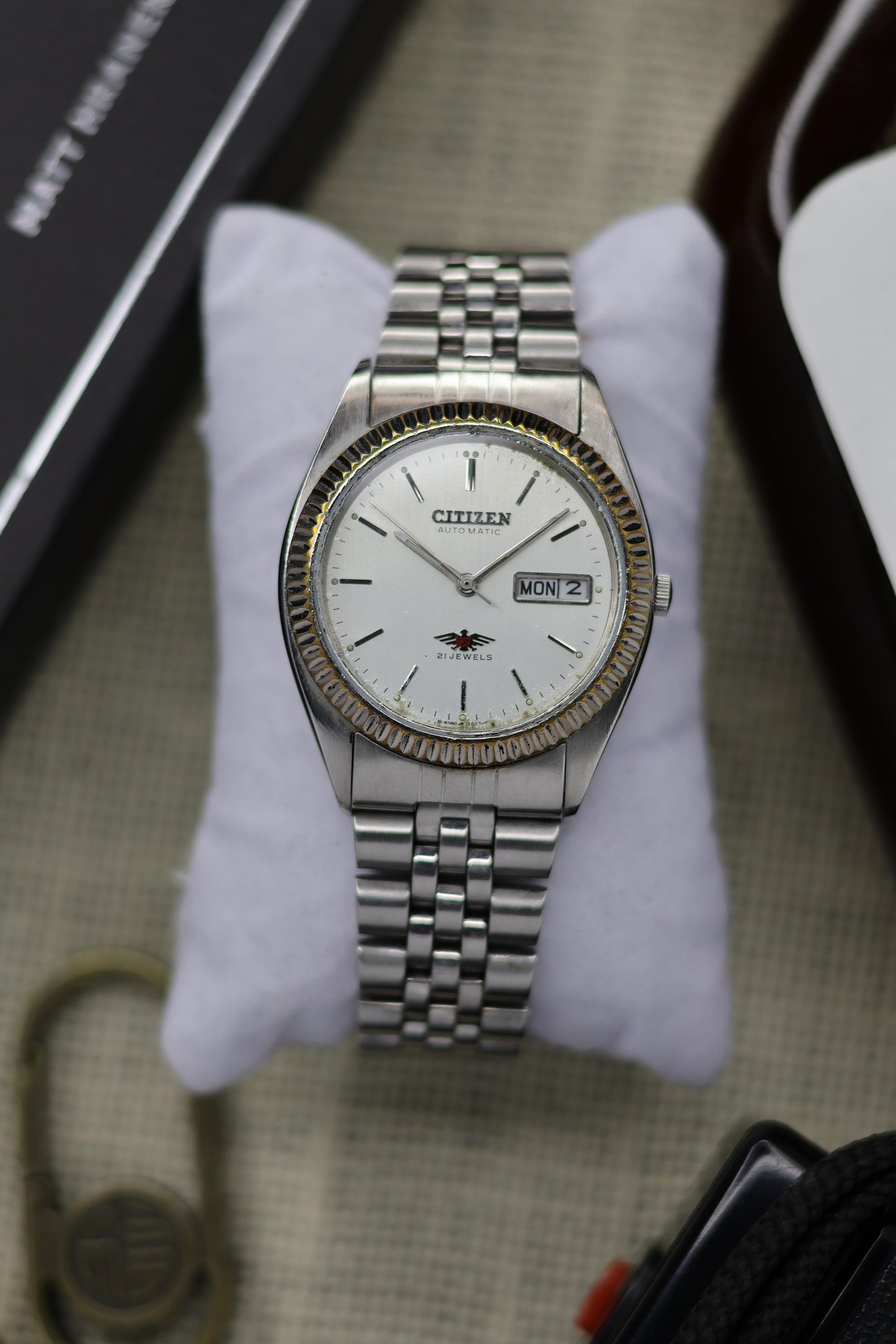 Citizen Eagle 7 White Dial with Fluted Bezel (Pre Owned)