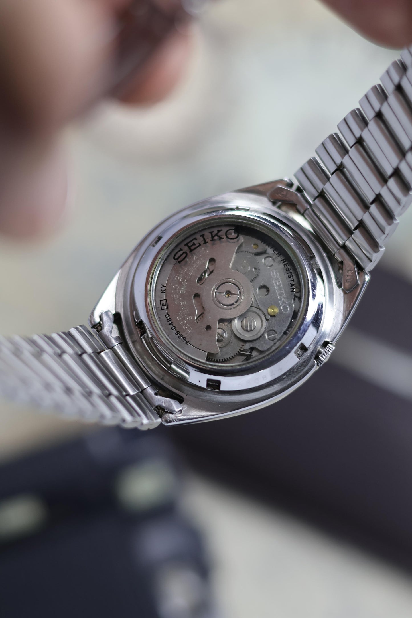 Seiko 5 White Textured Dial with Glass Back (Pre Owned)