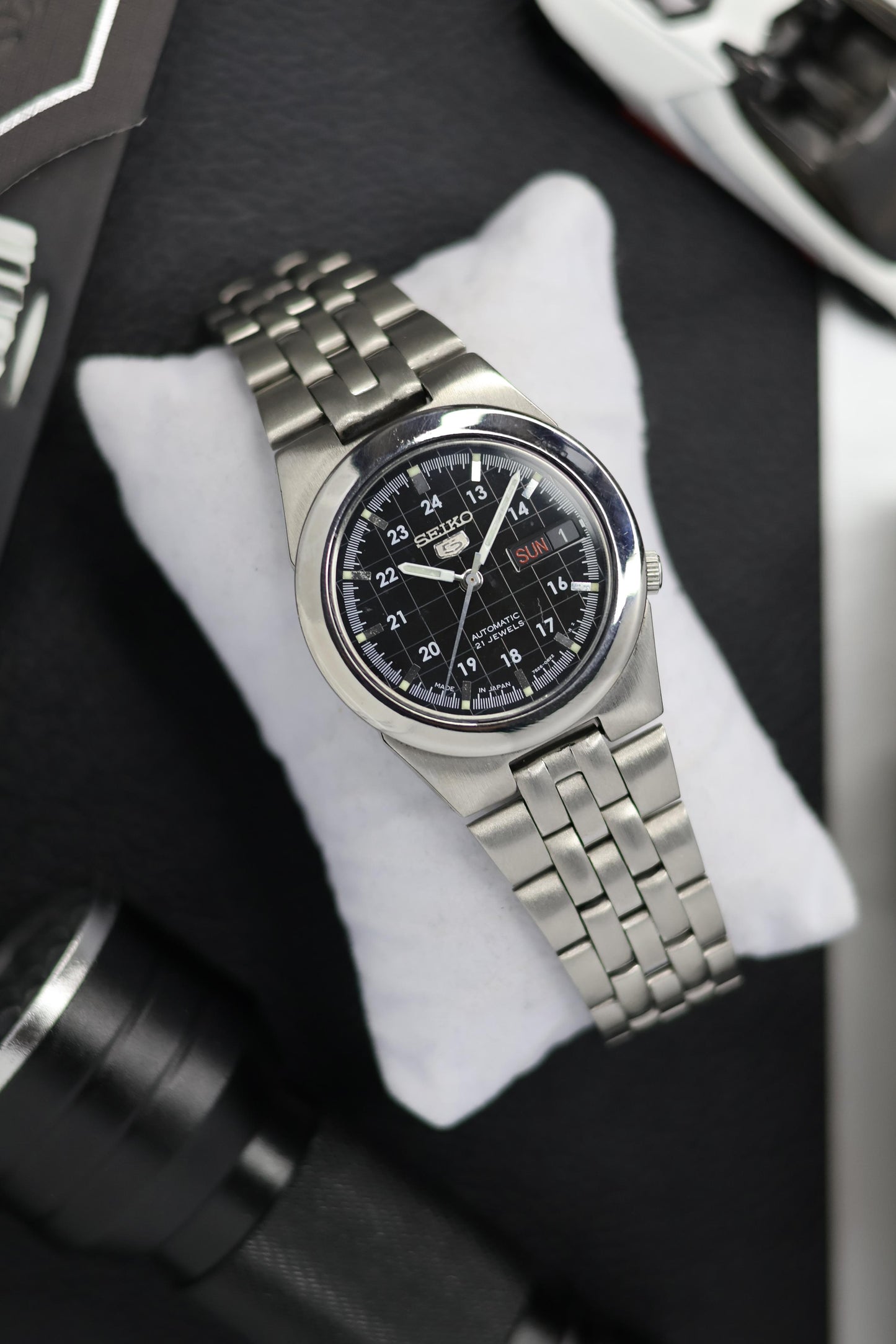 Seiko 5 Black Graph Dial with Glass Back (Pre Owned)