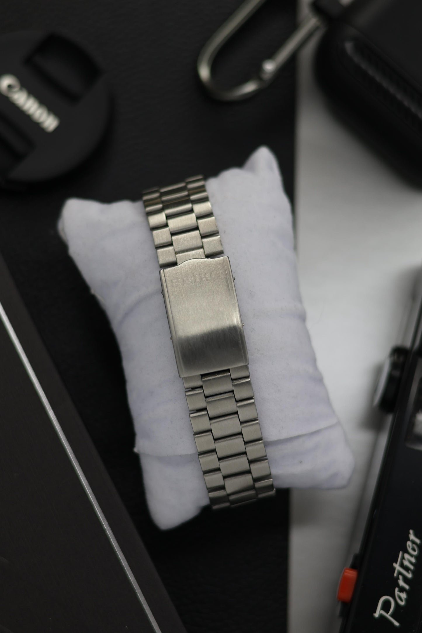 Seiko 5 Silver Sunray Dial with Glass Back (Pre Owned)