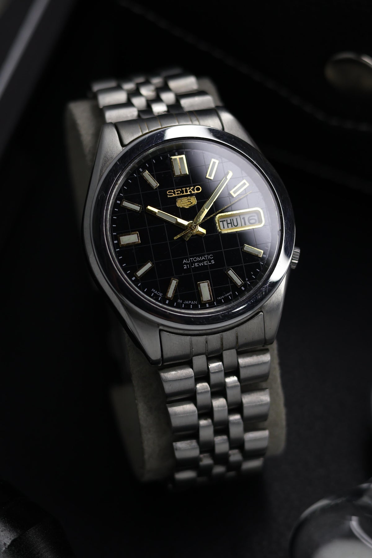 (Super Rare) Seiko 5 Black Graph Dial with Glass Back - Automatic Vintage Watch (Pre Owned) - SE513