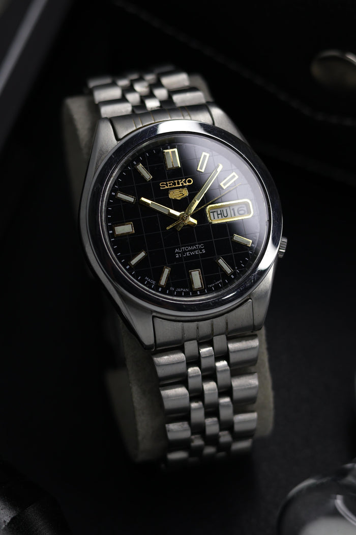 (Super Rare) Seiko 5 Black Graph Dial with Glass Back - Automatic Vintage Watch (Pre Owned) - SE513