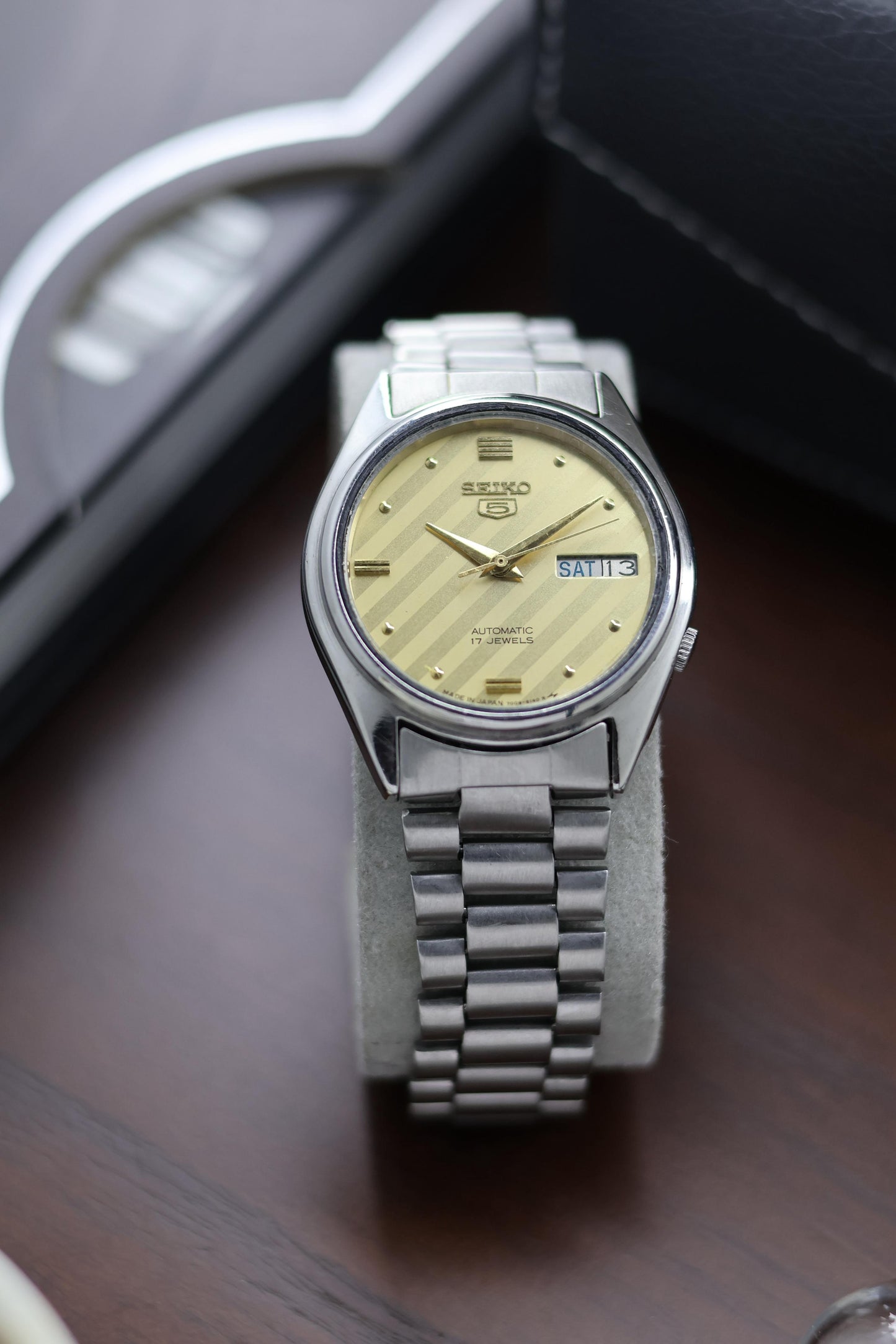 1984 Seiko 5 Gold Motif Dial - Automatic Vintage Watch (Pre Owned) - A409