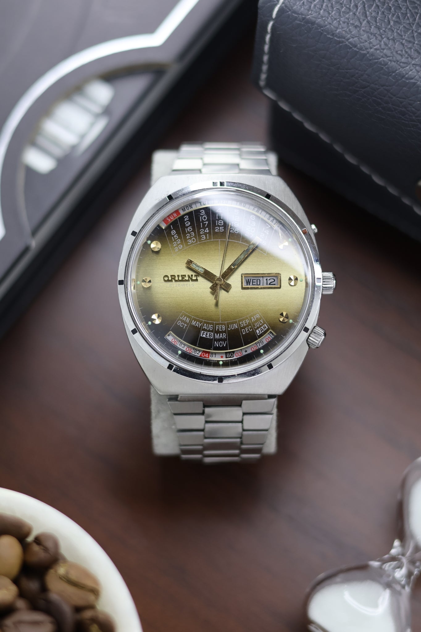 (Super Rare) Orient Calendar Gradient Dial - Automatic Vintage Watch (Pre Owned) - SE437