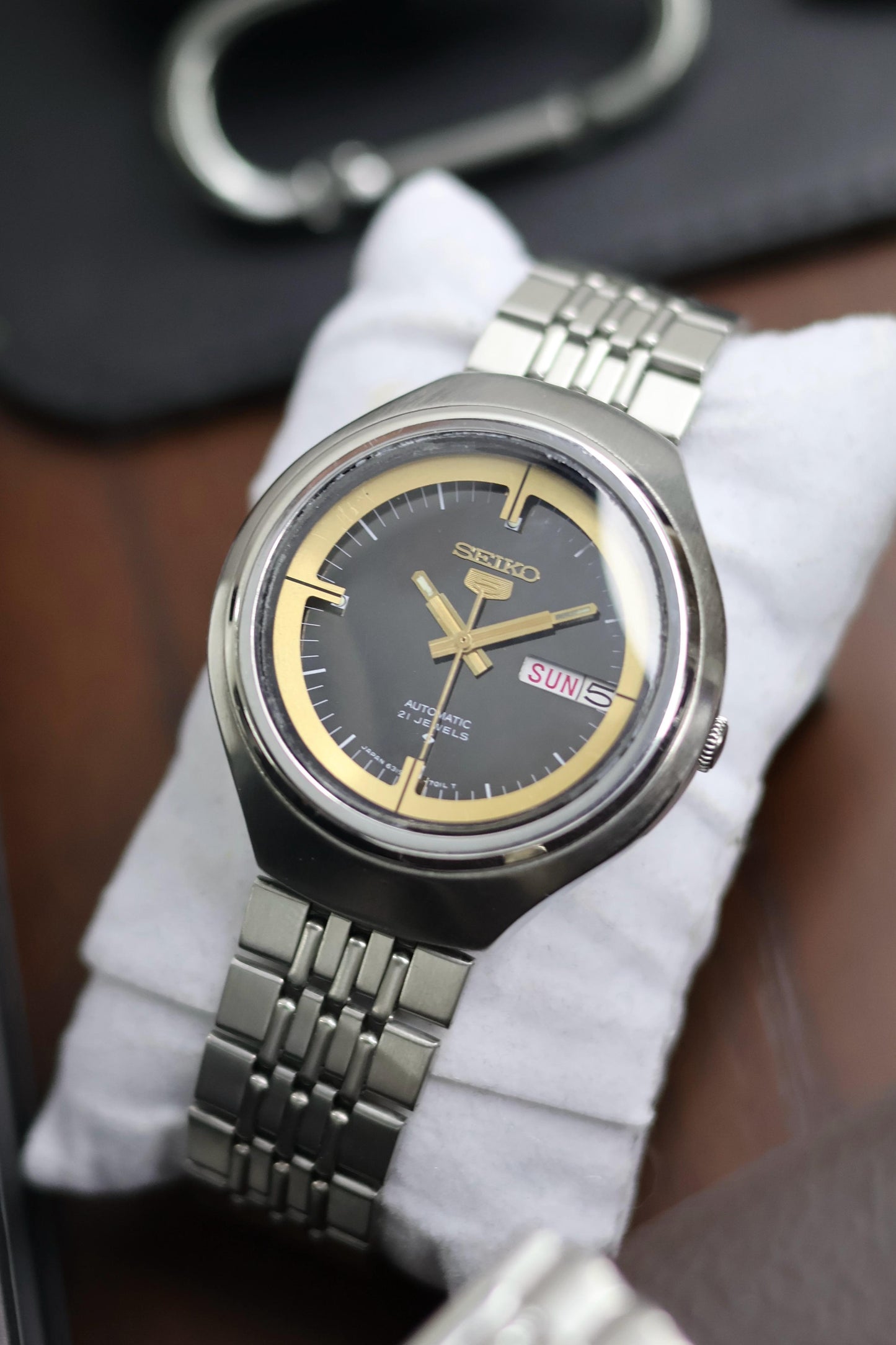 (Super Rare) 1977 Seiko 5 Helmet Dial (Pre Owned)