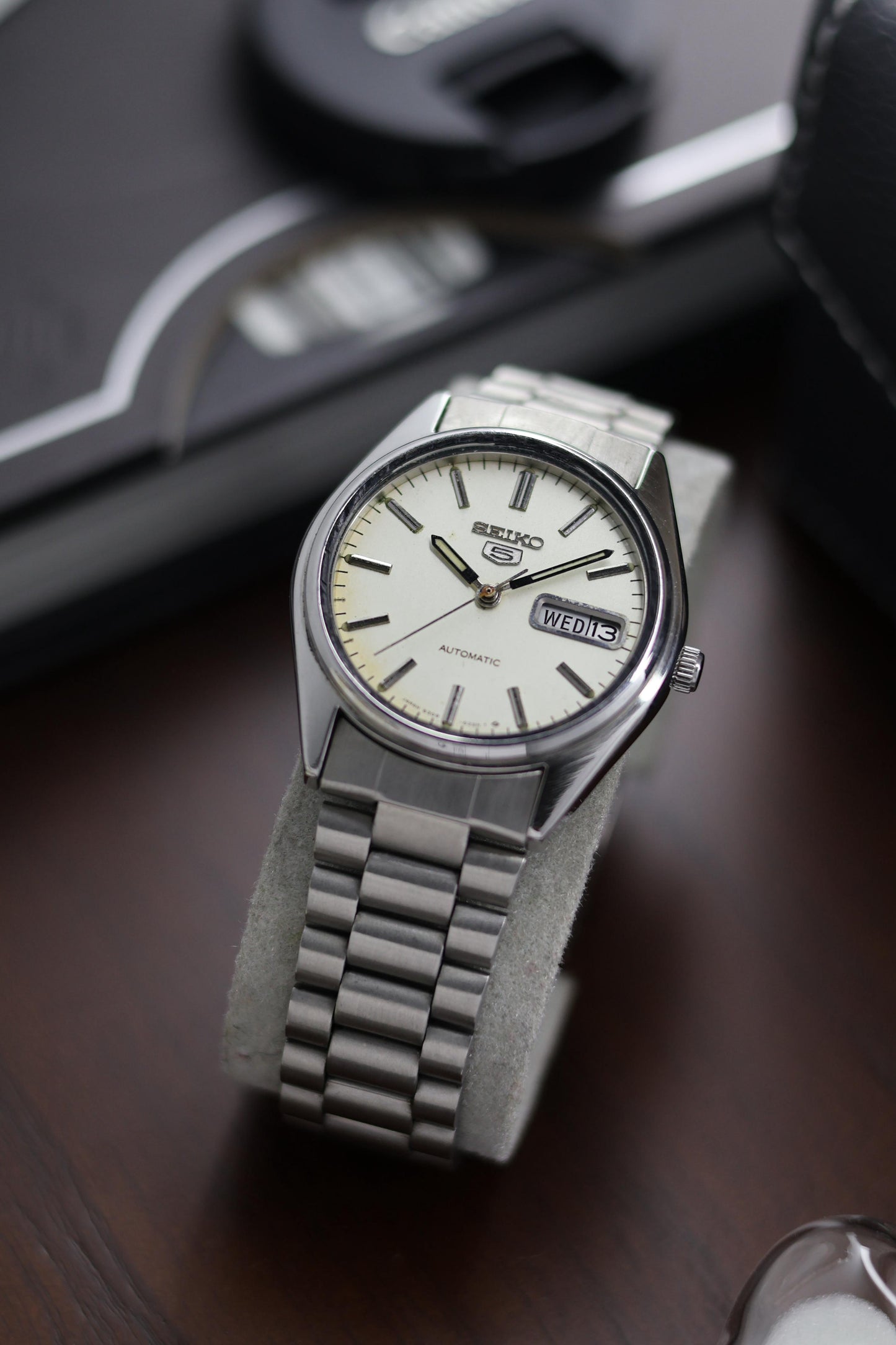 1986 Seiko 5 White Dial- Automatic Vintage Watch (Pre Owned) - A234