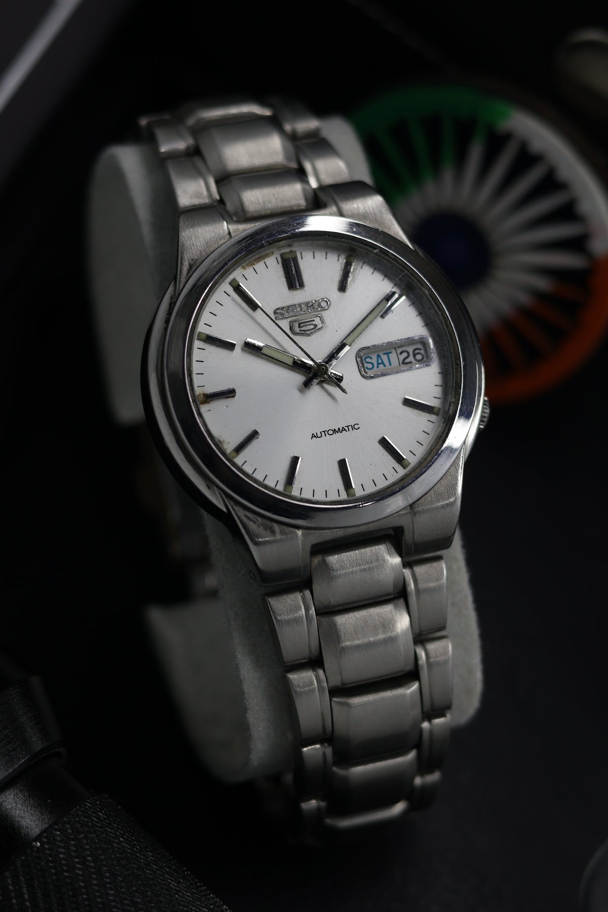 (Super Rare) Seiko 5 Silver Sunray Dial with Glass Back - Automatic Vintage Watch (Pre Owned) - SE752