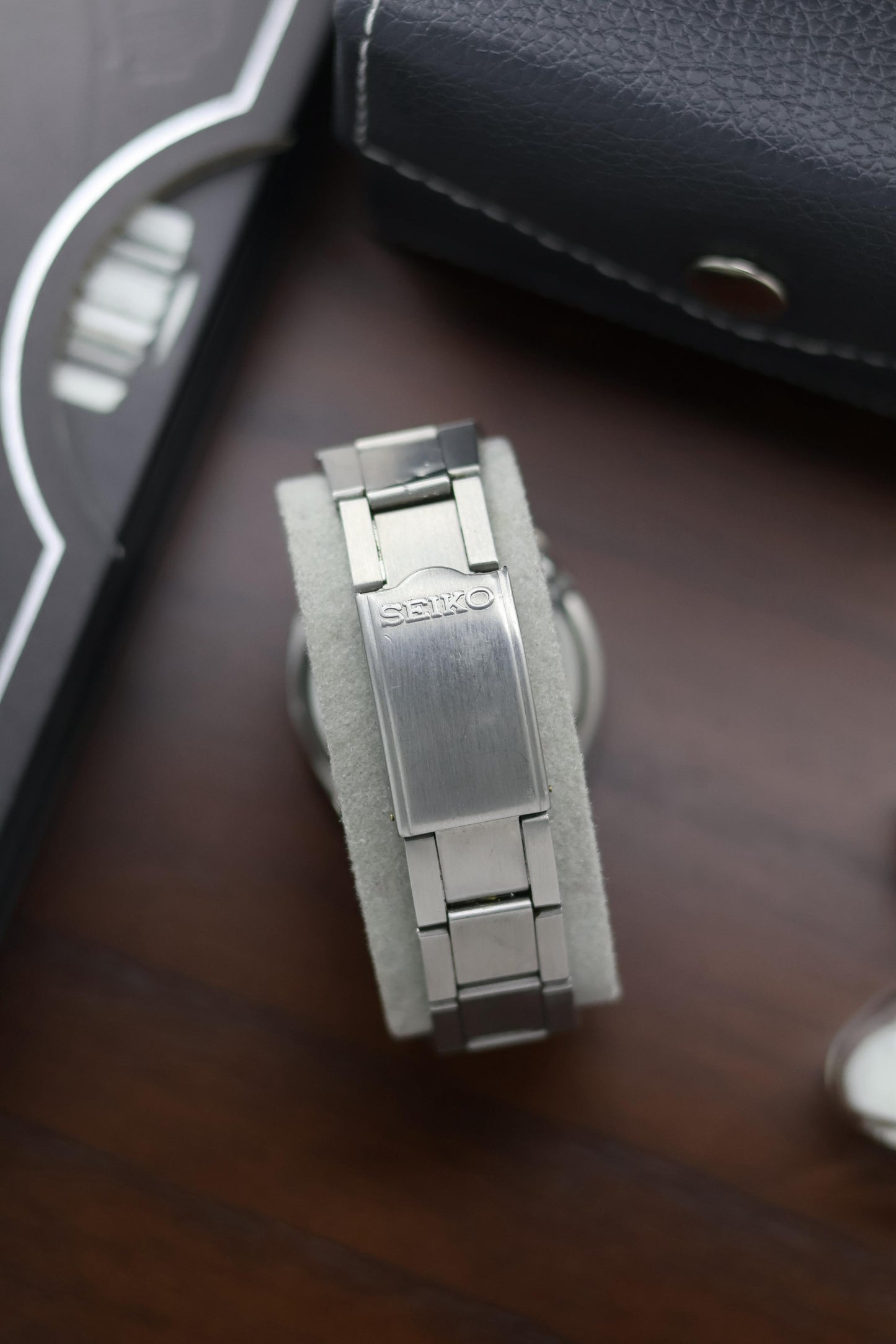 (Extremely Rare) 1967 Seiko 5 Sportsmatic Diashock Grey Sunray Dial with Fluted Bezel - Automatic Vintage Watch (Pre Owned) - A250