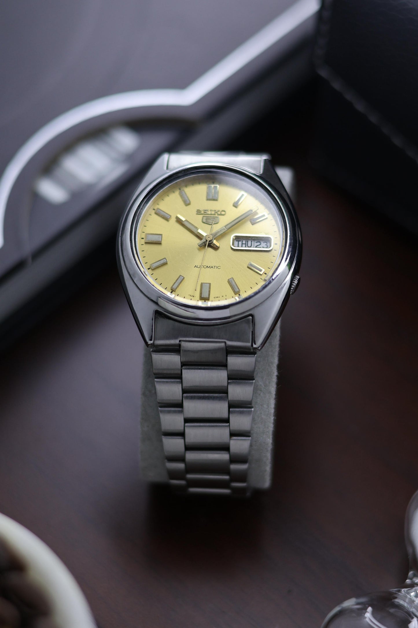 (Super Rare) Seiko 5 SNXS81 Gold Dial with Glass Back - Automatic Vintage Watch (Pre Owned) - A309