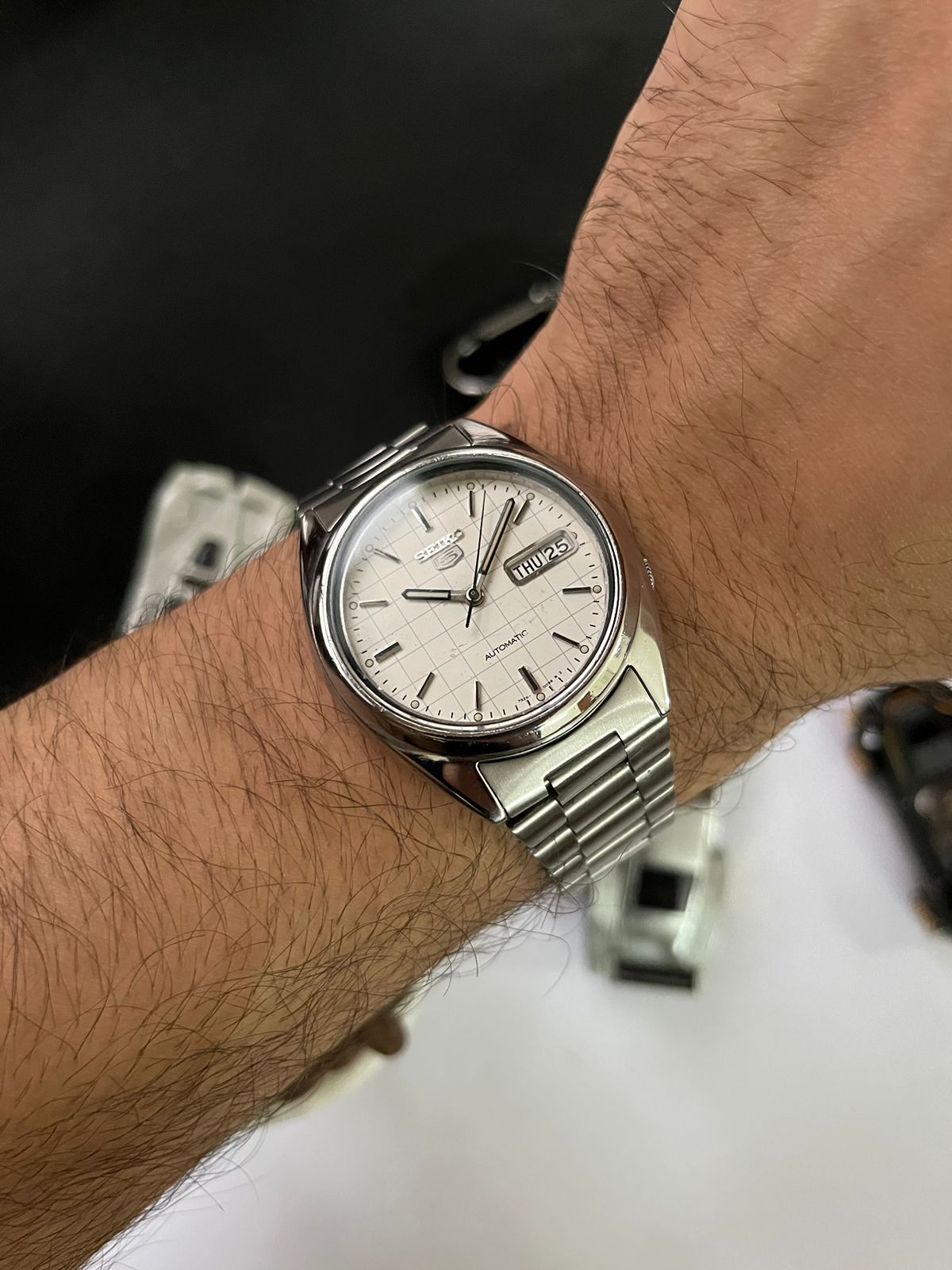 Seiko 5 White Graph Dial with Glass Back (Pre Owned) - #W101